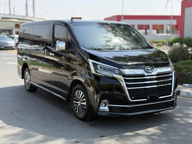 Toyota Granvia Premium 3.5L 2022 GCC SPEC