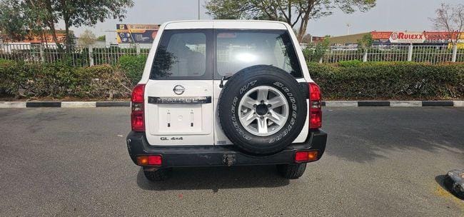 Nissan Patrol Safari GL 4.8L A/T 2019 (9 Seater)