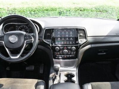 Jeep Grand Cherokee 3.6L V6 2020 With SRT Badge