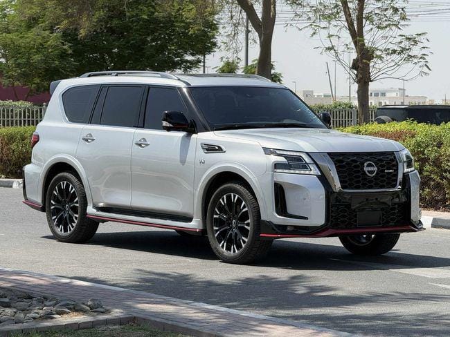 Nissan Patrol 2024 GCC SPEC UNDER WARRANTY NEAT AND CLEAN LESS KILOMETER