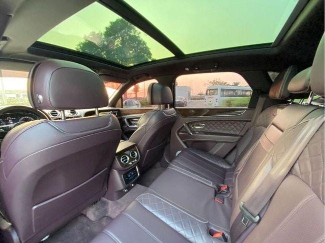 Bentley Bentayga Std 2017 GCC SPEC NEAT AND CLEAN