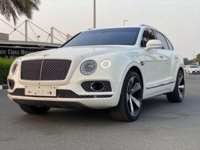 Bentley Bentayga Std 2017 GCC SPEC NEAT AND CLEAN