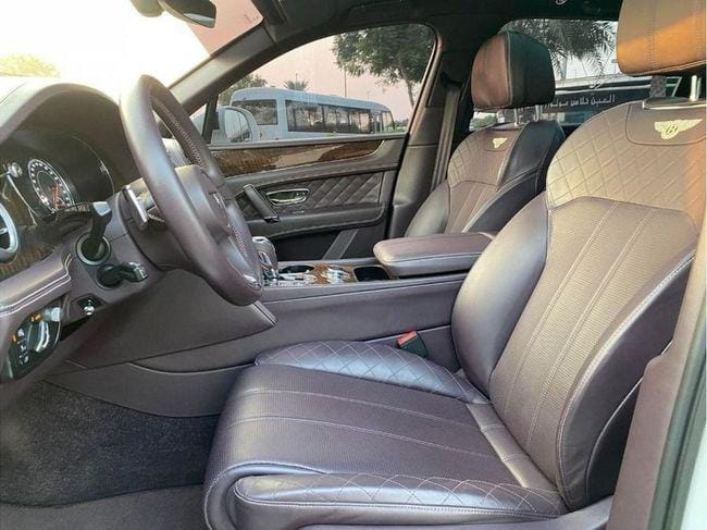 Bentley Bentayga Std 2017 GCC SPEC NEAT AND CLEAN