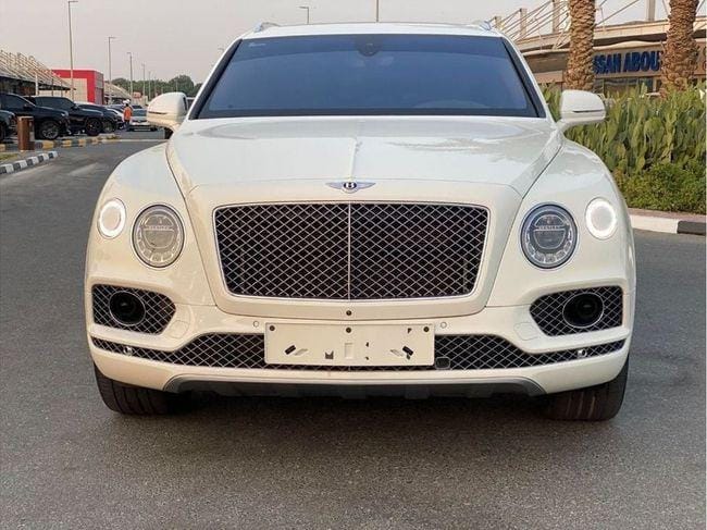 Bentley Bentayga Std 2017 GCC SPEC NEAT AND CLEAN