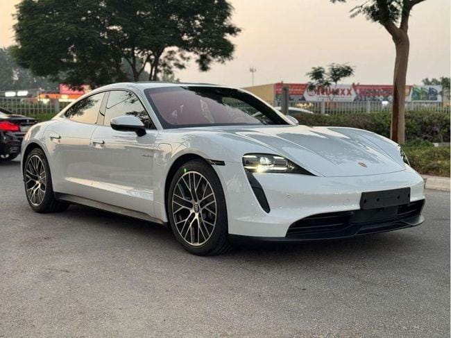 Porsche Taycan STANDARD 2023 electric sedan