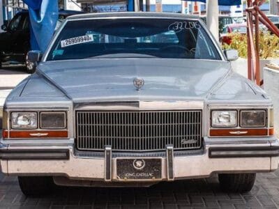 Cadillac Brougham 5.0 L 1989