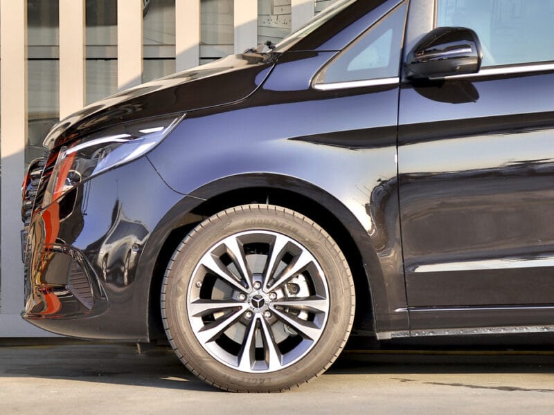 Mercedes-Benz V300 Avantgarde+ Extra Long/2025/GCC/2 Years Local Warranty