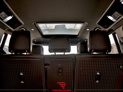 Land Rover Defender 2023