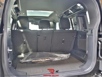 Land Rover Defender X-DYNAMIC 110 SE P400 AWD 2024 Local Registration + 10%