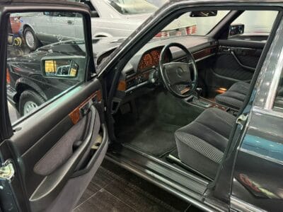 1991 Mercedes-Benz 560 SEL