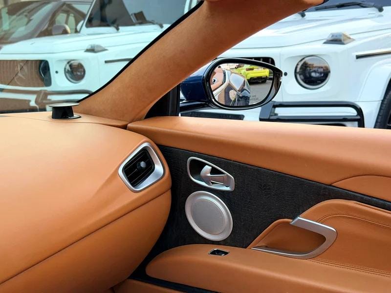 Aston Martin DB11 V8 Volante