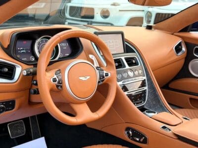 Aston Martin DB11 V8 Volante