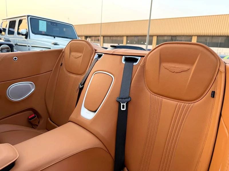 Aston Martin DB11 V8 Volante