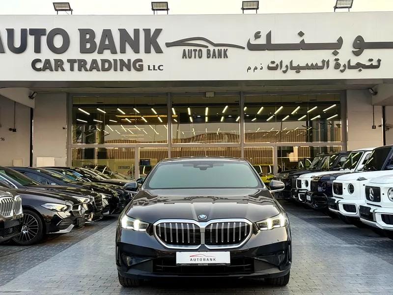 2024 BMW 5-Series 520i