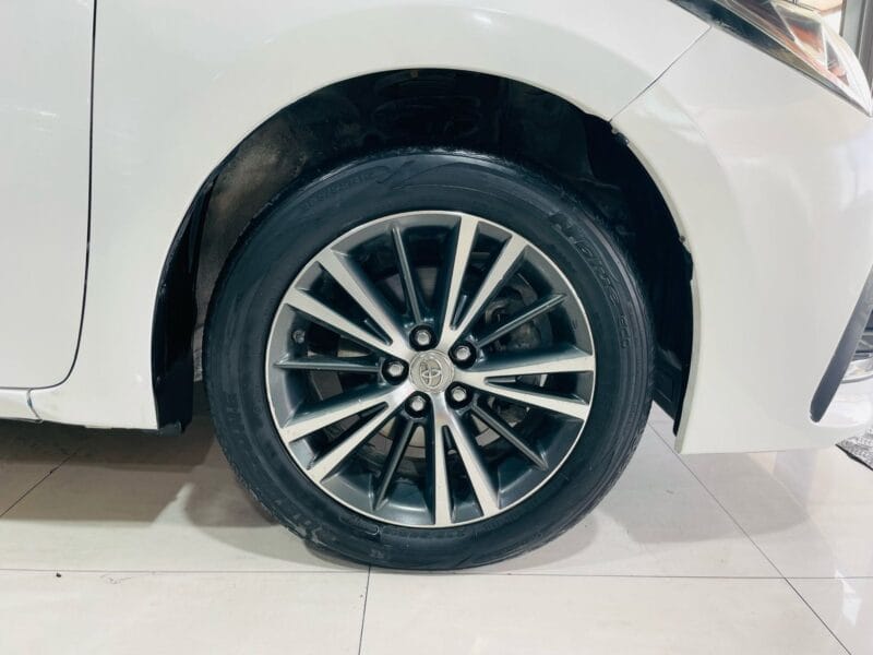 Toyota Corolla White 2017
