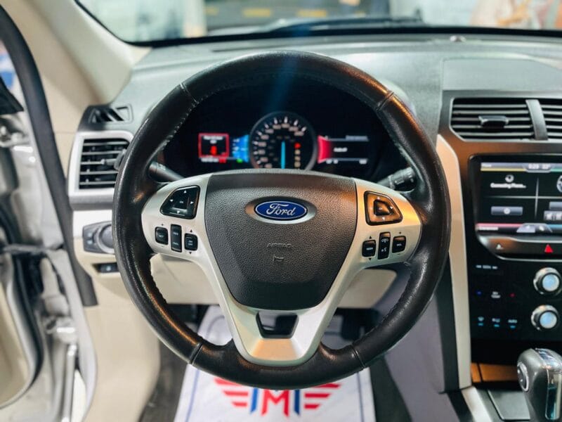 Ford Explorer XLT Silver 2015