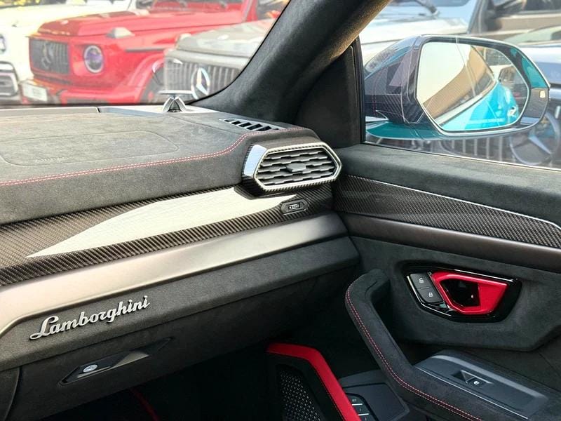2024 Lamborghini Urus Performante