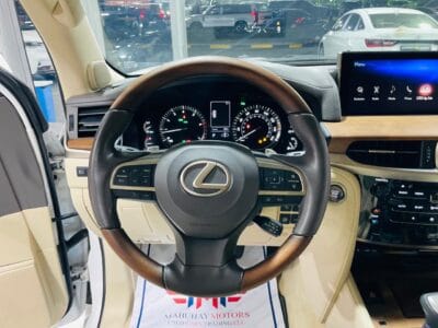 Lexus Lx570 White 2021