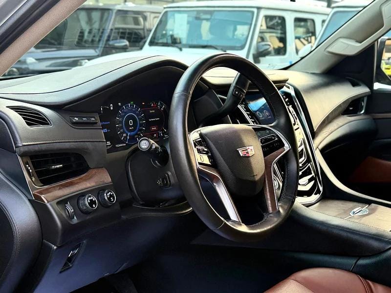Cadillac Escalade Premium