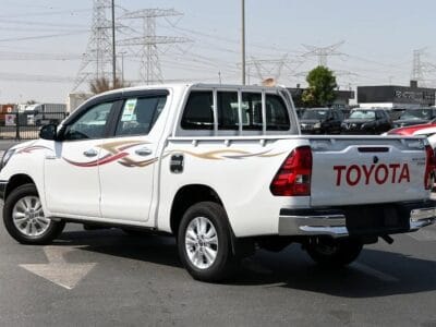 2025 Toyota Hilux SR5