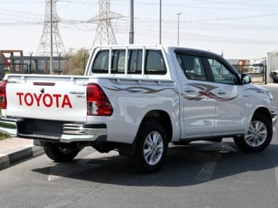 2025 Toyota Hilux SR5