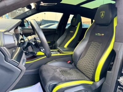 2022 Lamborghini Urus Standard