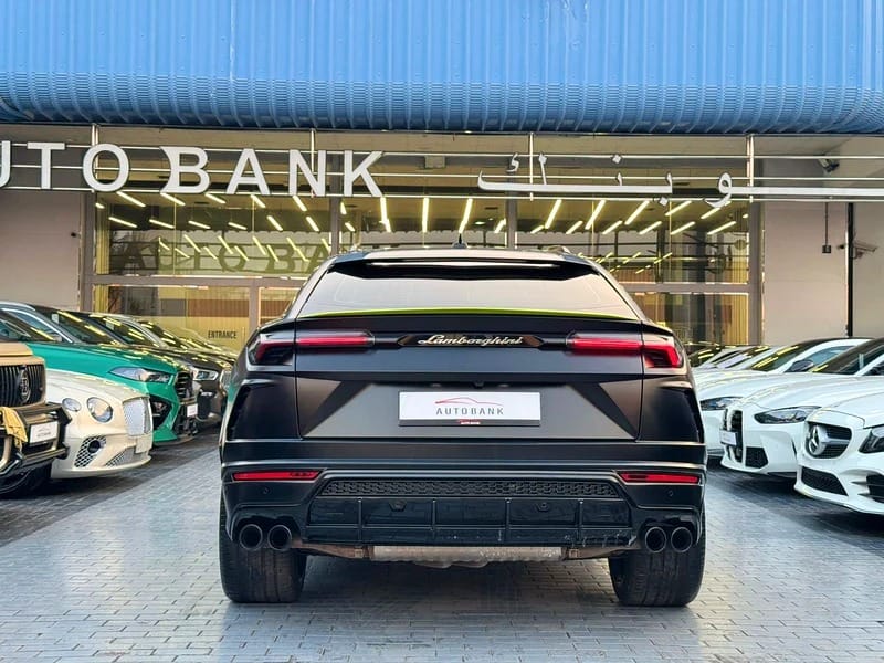 2022 Lamborghini Urus Standard