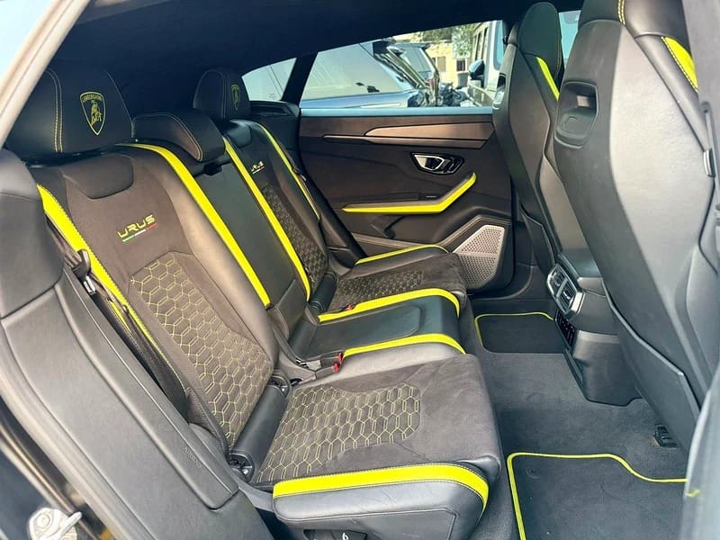 2022 Lamborghini Urus Standard