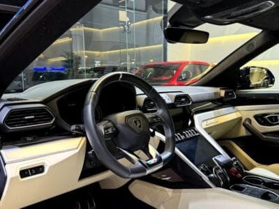 2020 Lamborghini Urus Standard