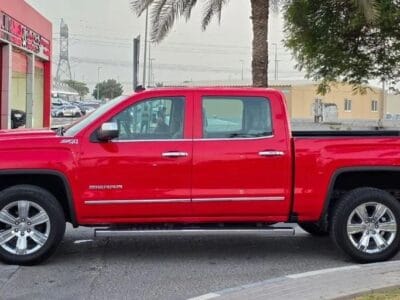 GMC Sierra 5.3L V8 AT4 Regular Cab (AWD) GMC SIERRA 2018 SLT GCC FULL OPTIONS V8 ORGINAL PAINT