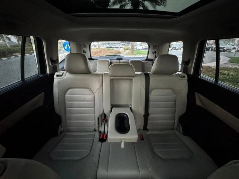 Volkswagen Teramont R-Line 3.6L VOLKSWAGEN TERAMONT 2019 GCC R LINE V6 FULL OPTIONS 7 SEATER WITH ONE YEAR DEALER WARRAN