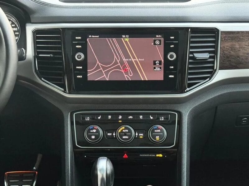 Volkswagen Teramont R-Line 3.6L VOLKSWAGEN TERAMONT 2019 GCC R LINE V6 FULL OPTIONS 7 SEATER WITH ONE YEAR DEALER WARRAN