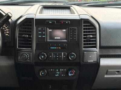 Ford F 150 FX4 Platinum 5.0L FX4 5.0L FORD F150 2019 GCC V8 FX4 IN GOOD CONDITION