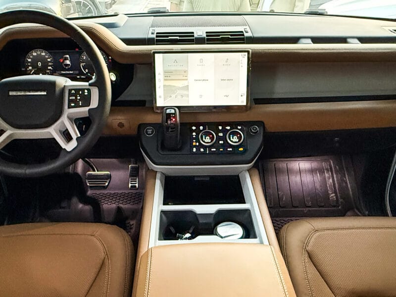 2025 Land Rover Defender P400 X-Dynamic HSE 110