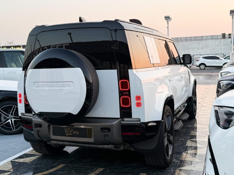 2025 Land Rover Defender P400 X-Dynamic HSE 110