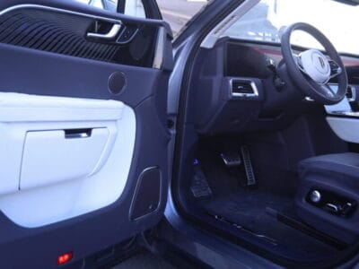 Hongqi E-HS9 HIGH SPECS 2025