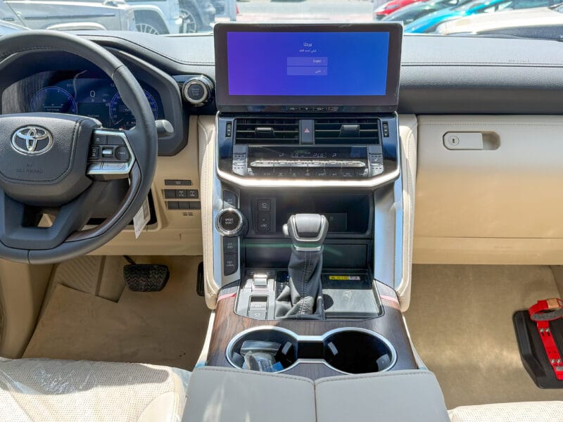 2025 Toyota Land Cruiser VXR
