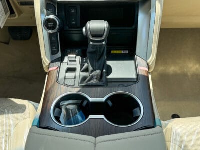 2025 Toyota Land Cruiser VXR