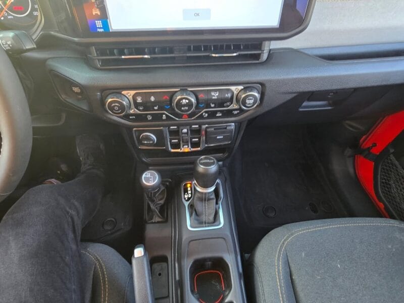 Jeep Gladiator 2025 - Luxury Specs and Excellent condition