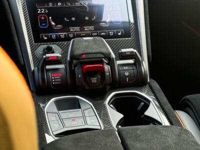2024 Lamborghini Urus Performante