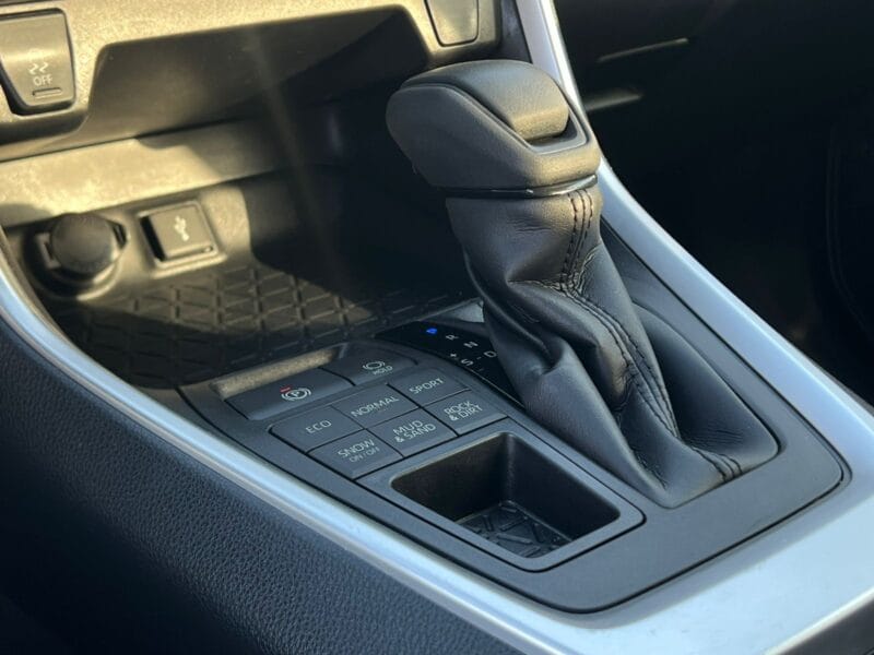 2022 Toyota Rav 4 4WD, 2.5L Engine in GCC Specs