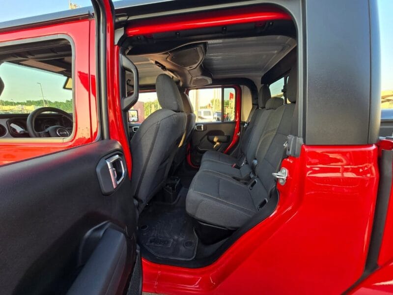 Jeep Gladiator 2025 - Luxury Specs and Excellent condition