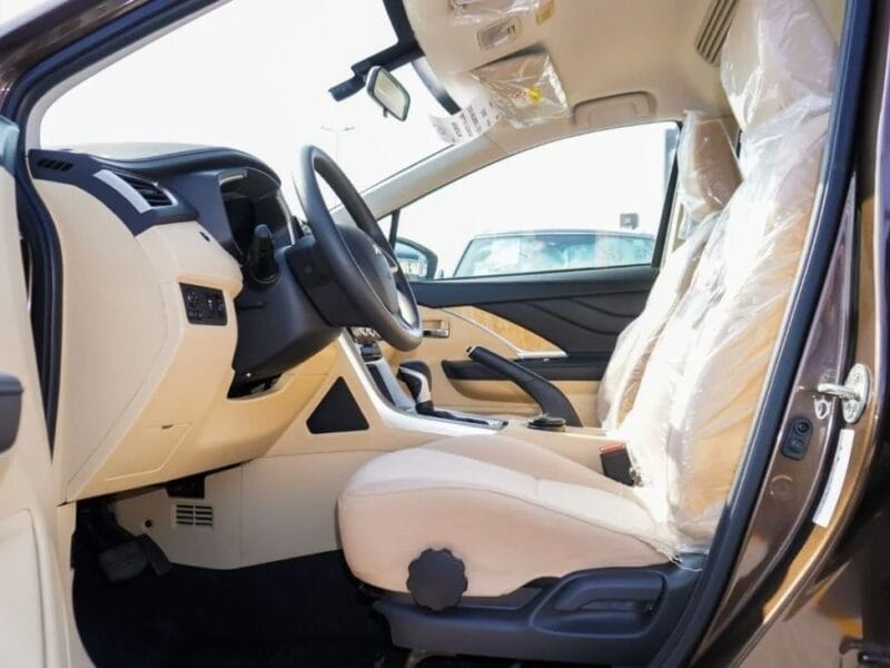 Mitsubishi Xpander Mid 1.5L 4-cylinder engine 2023
