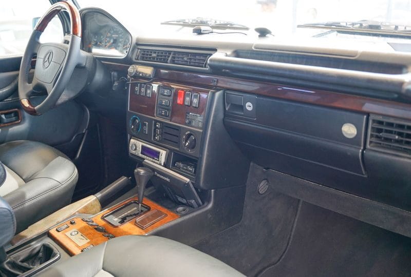 1997 Mercedes-Benz G 320 8-cylinders Engine 4WD