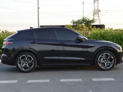 ALFA ROMEO STELVIO VELOCE 2.0L AWD SUV Model 2023
