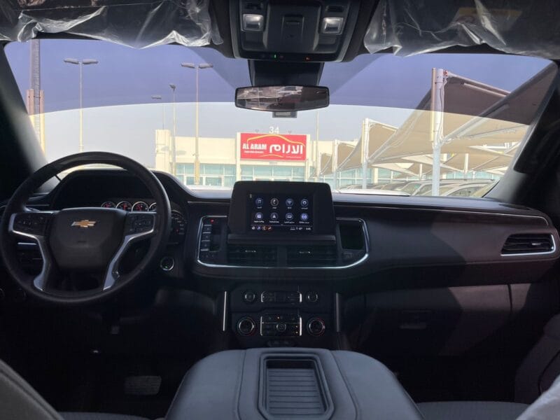 2023 Chevrolet Suburban SUV GCC Specs 8-Cylinders
