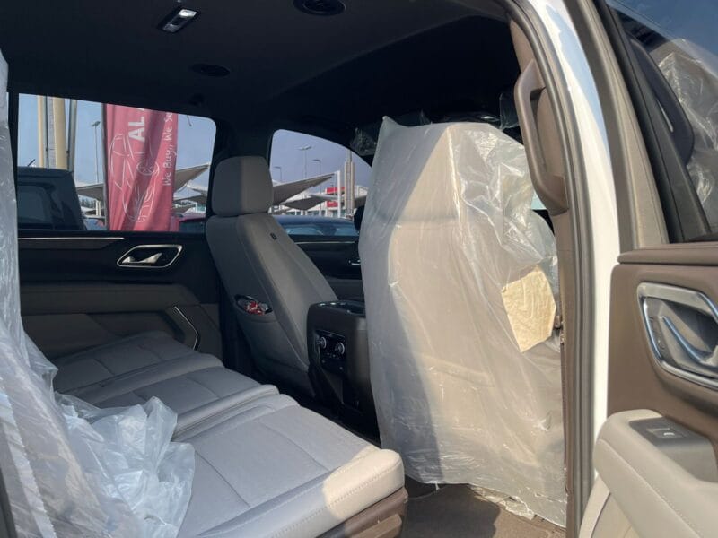 2023 Chevrolet Suburban SUV GCC Specs 8-Cylinders
