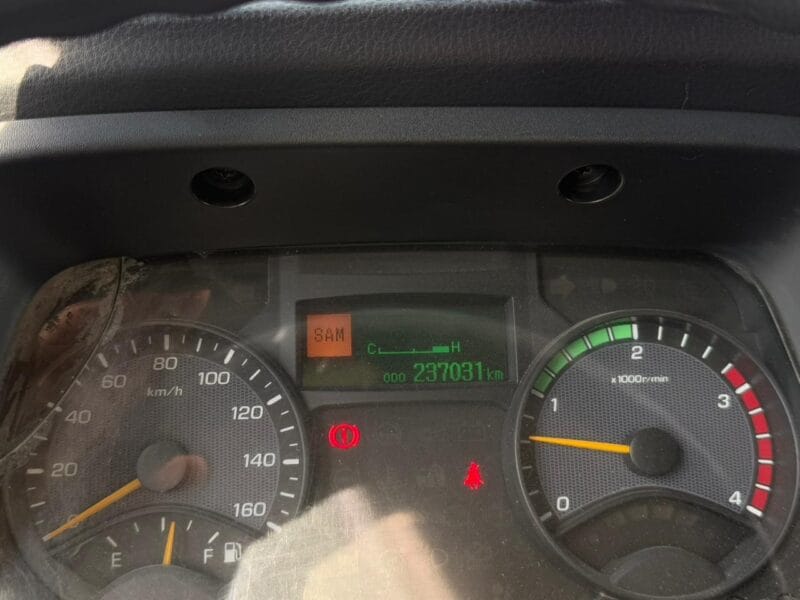 2019 Mitsubishi Canter Box 3.5L Manual Diesel