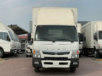 2019 Mitsubishi Canter Box White 4-Cylinder Engine