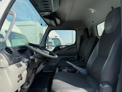 2019 Mitsubishi Canter Box 3.5L Manual Diesel